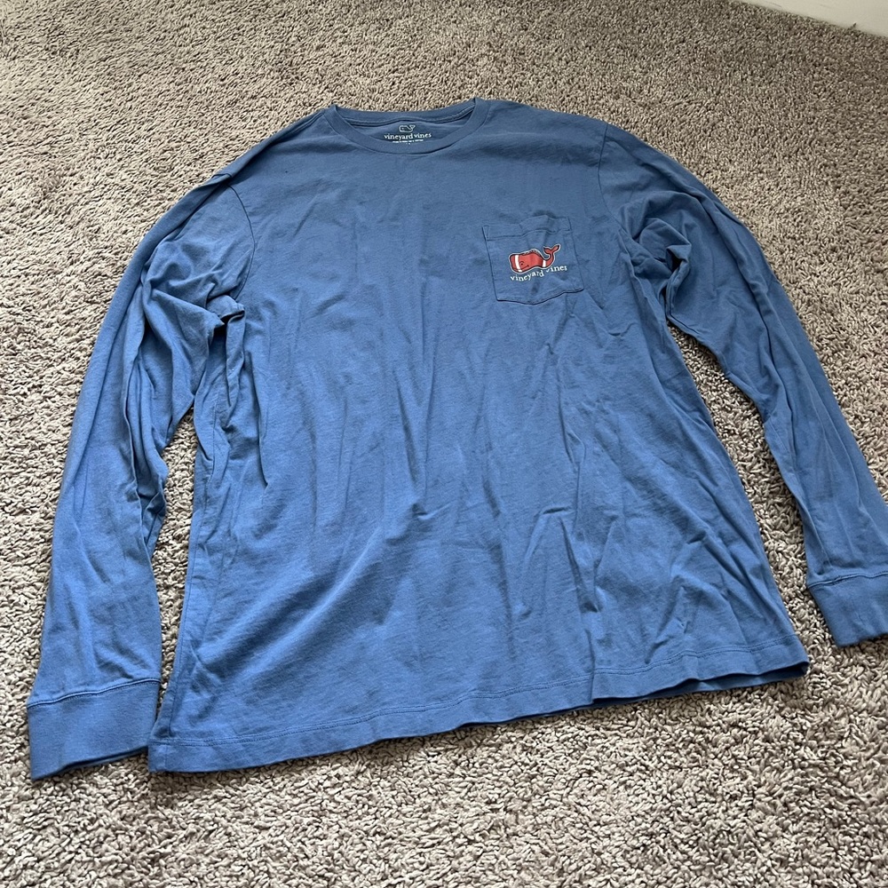 Vineyard Vines Men’s Long Sleeve Football Edition in size Medium